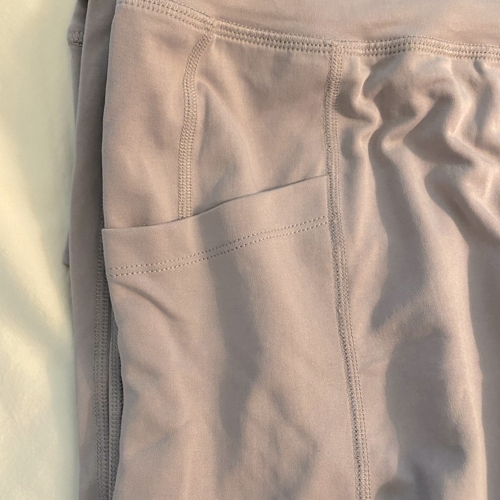 Fabletics leggings - Picture 3 of 3